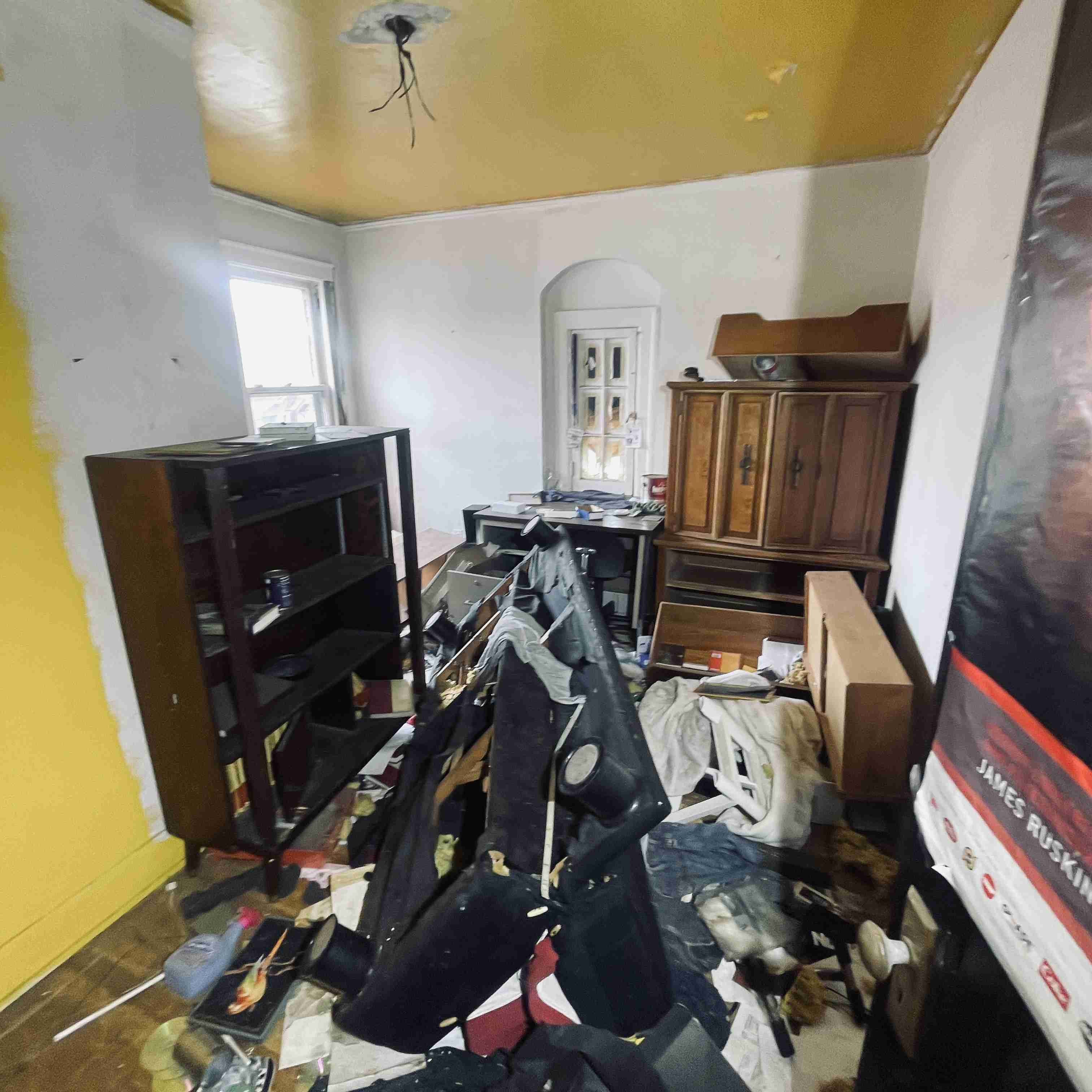 14044 Roselawn (48).jpg